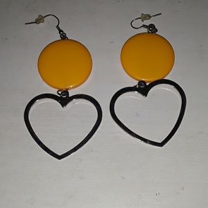 Yellow bead metal heart shape earrings